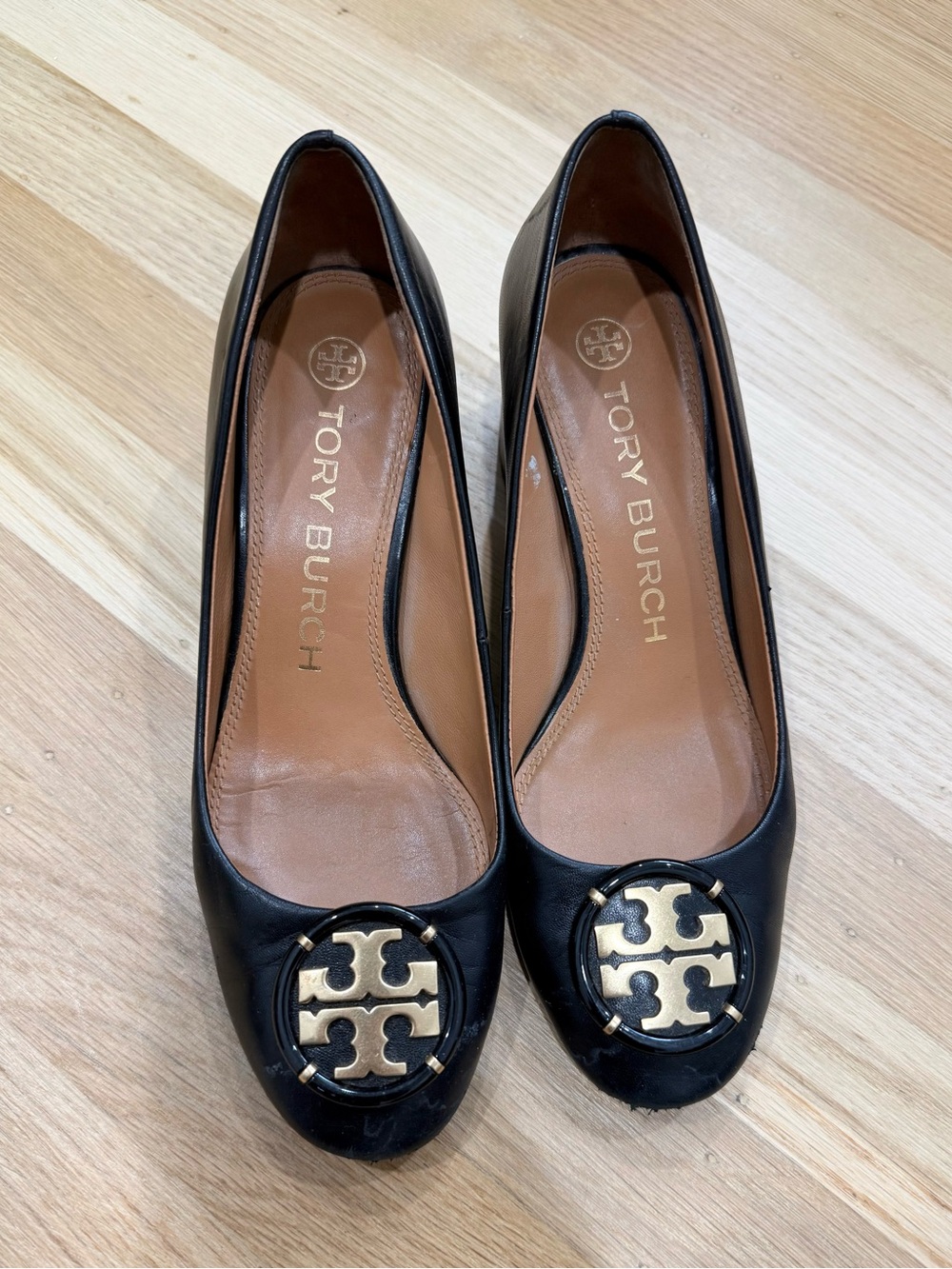 Tory Burch Black Leather Logo Pumps Size 7